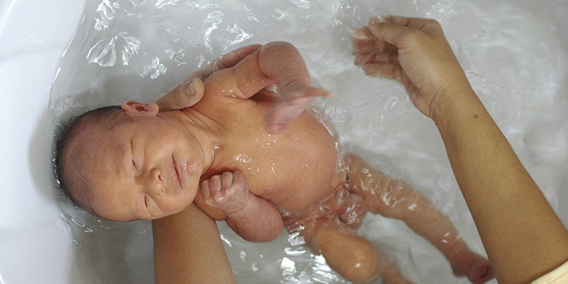 Cuidados de la piel de un bebé prematuro 